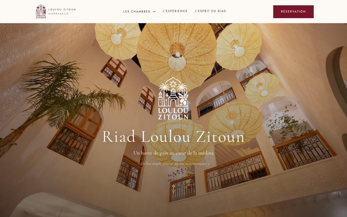 Page d'accueil du site internet bilingue du Riad Loulou Zitoun à Marrakech